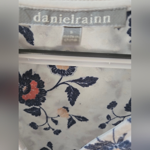 Daniel Rainn Floral Lace Trim Top Women's Size Small - Picture 4 of 5